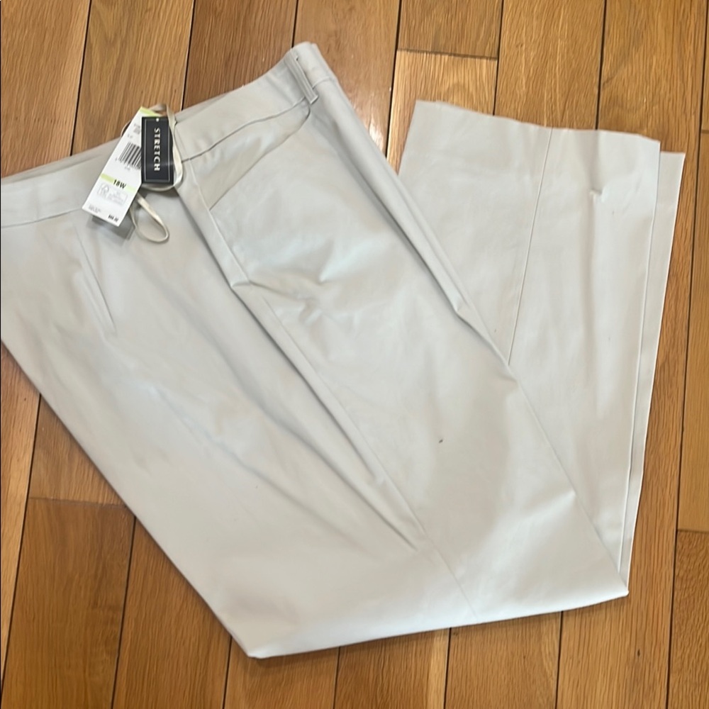 NWT-Jones New York New with tags Women’s Straight Leg Pants Polished Look.